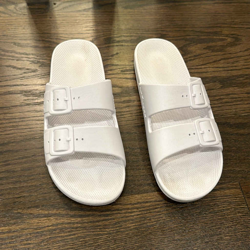 White Freedom Moses Sandals Size 10/10.5